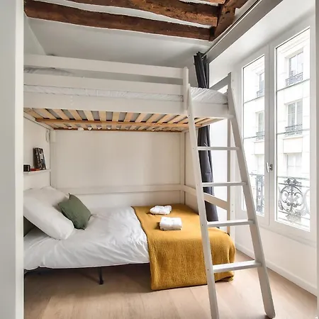 Cosy Mezzanine In The Heart Of Appartamento